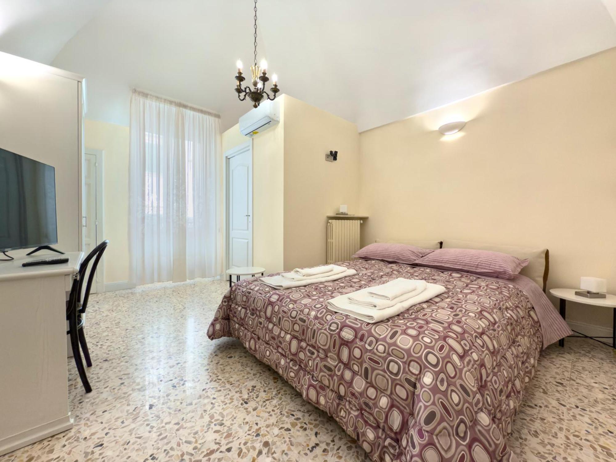 Double Room with Private Bathroom,1632682329:JPEG
